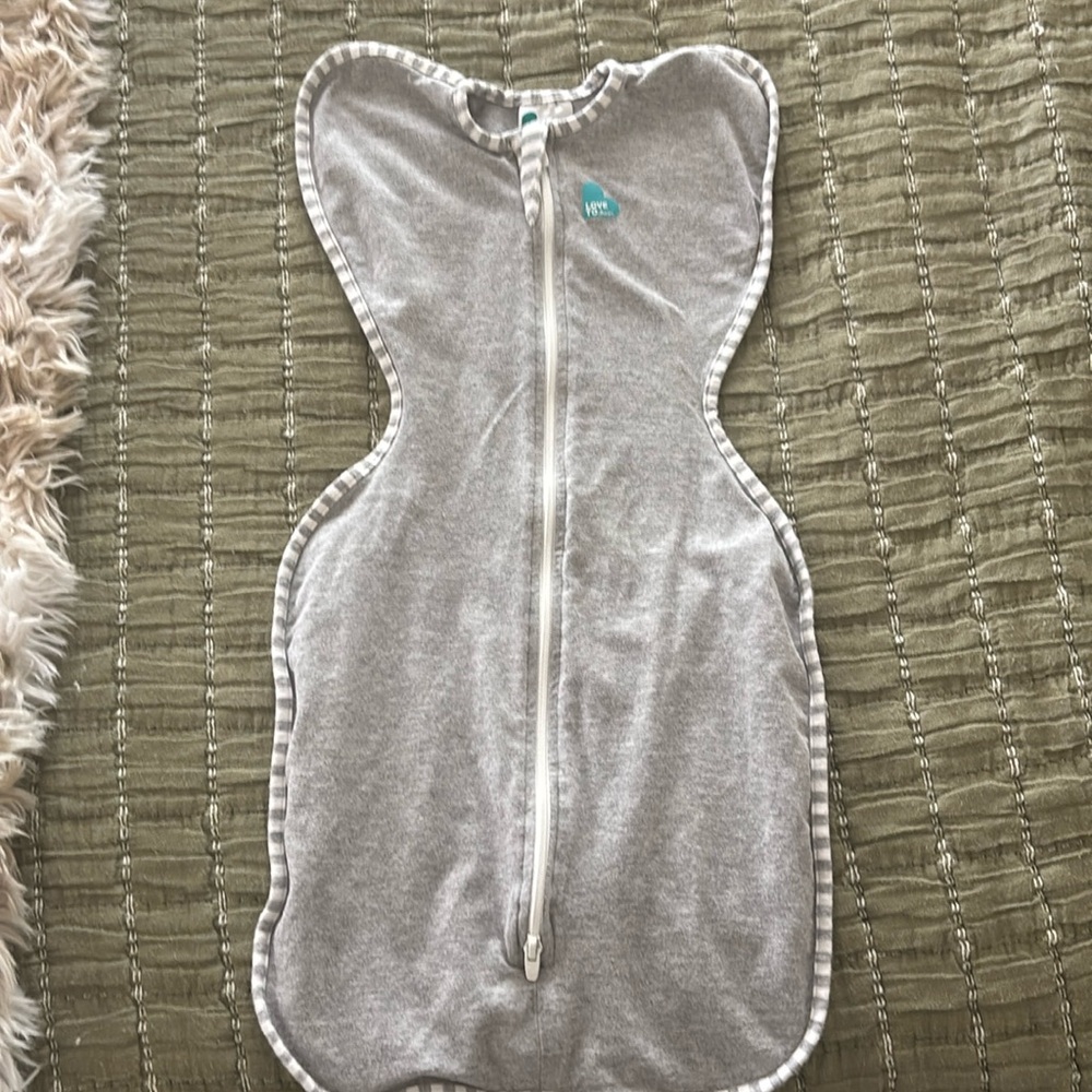 Love to Dream Swaddle Up Original Light Gray Baby Size Small (8-13 pounds)